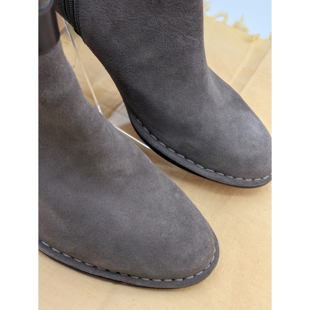 Clarks Spiced River Grey Suede Ankle Booties Block Heel Buckle Women's Size 8.5 - Picture 3 of 12